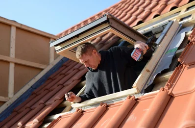 Pose de fenêtres de toit Velux à Servas